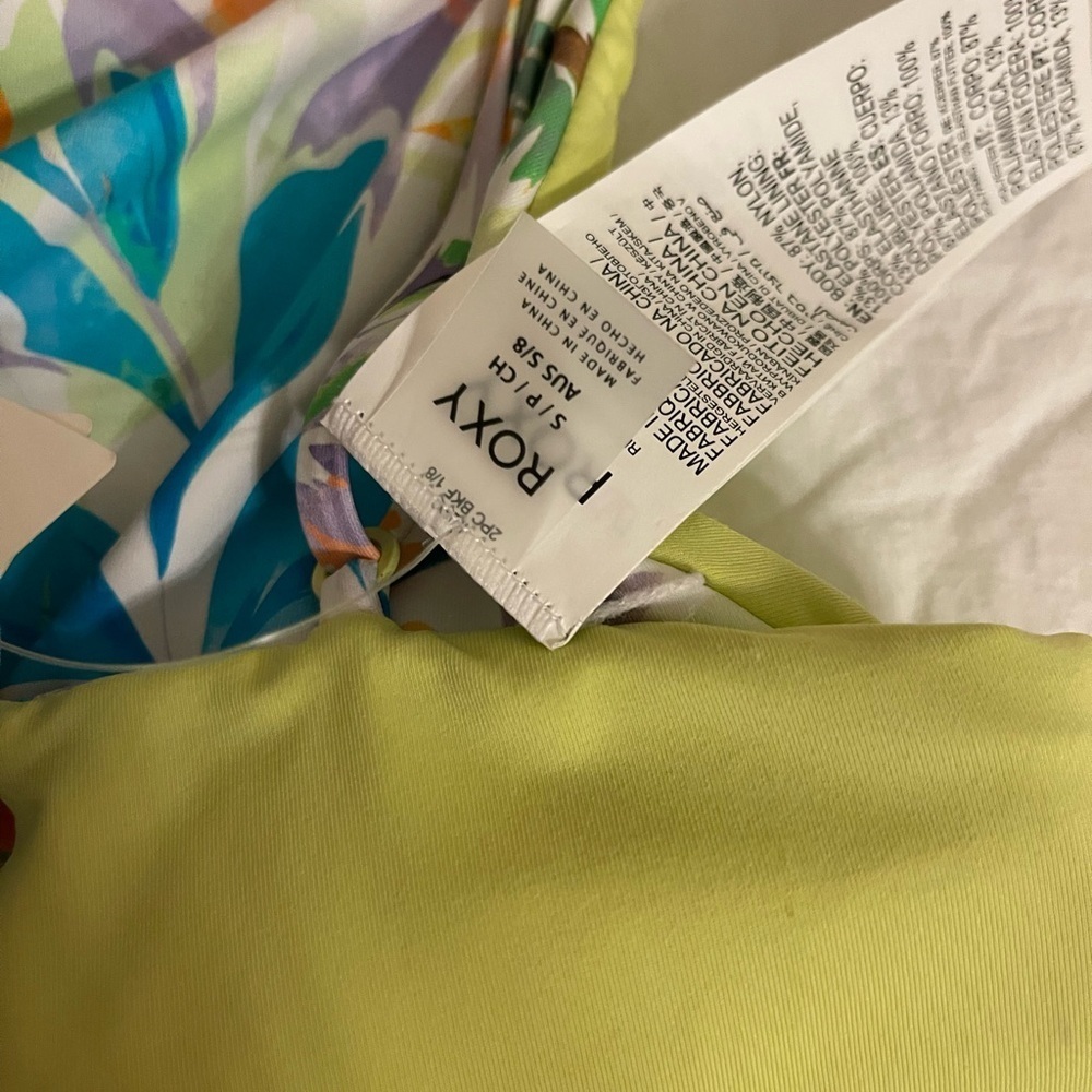 NWT Reversible Bikini Top S - Picture 2 of 4